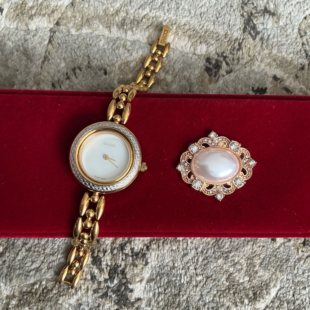Beautiful DRESSY GUCCI chain bezel watch🔥🔥🔥 - Picture 9 of 16